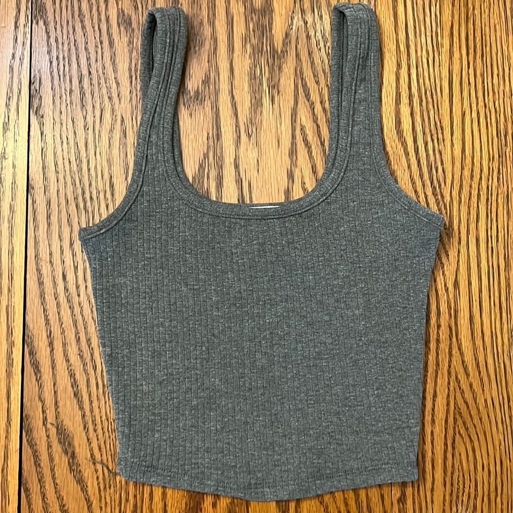 NWT grey cropped tank